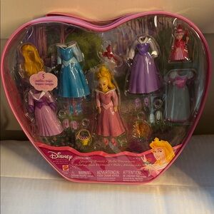 Disney Aurora Dress-Up Polly Pocket Set
